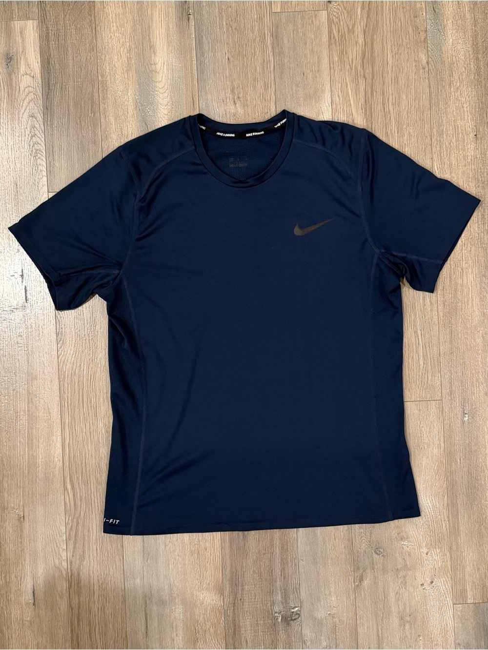 Nike Men's Navy Short-Sleeve Athletic Running Tee